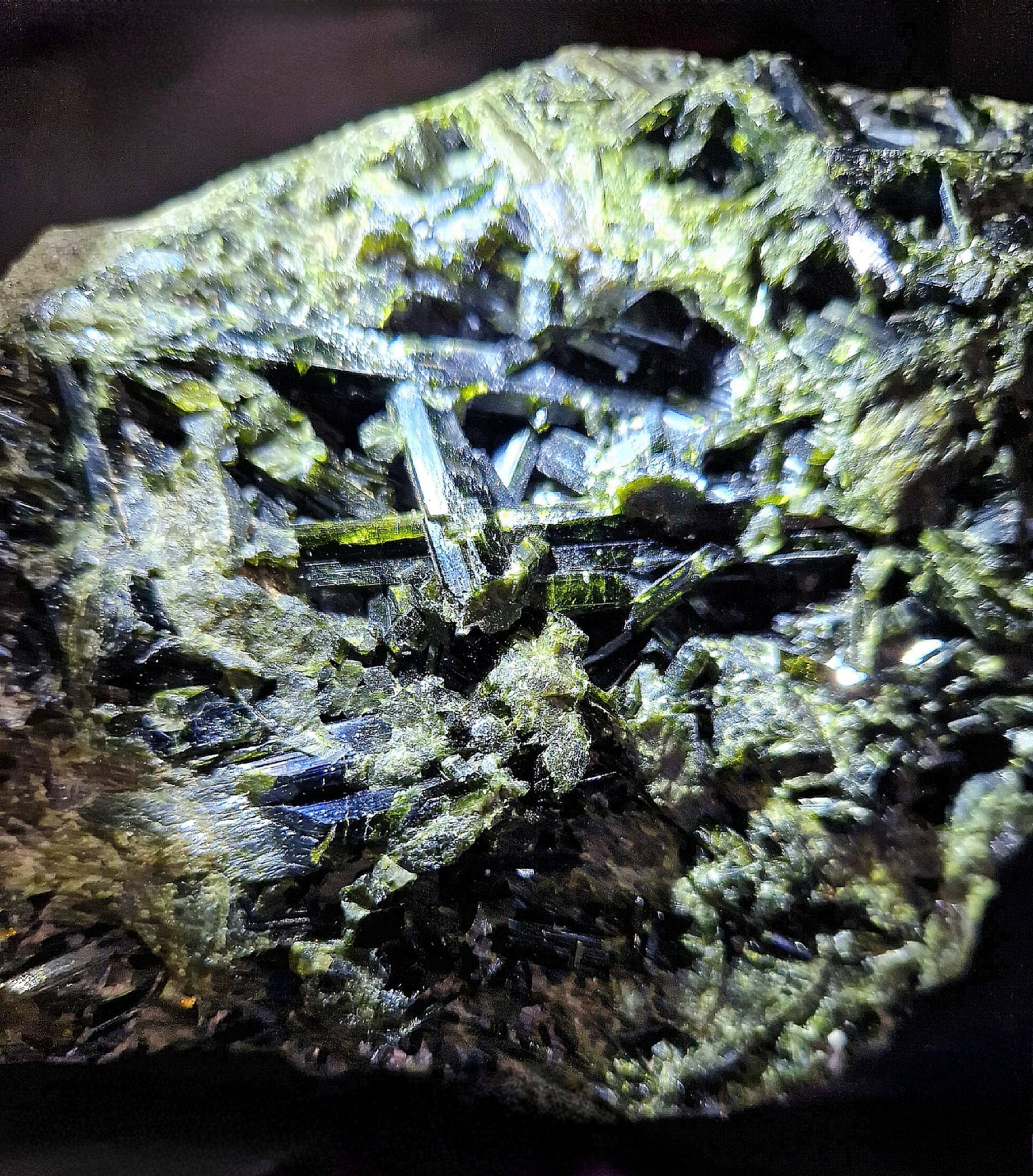 RARE High quality Epidote Gem specimen mineral COLLECTORS PIECE