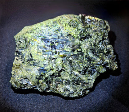 RARE High quality Epidote Gem specimen mineral COLLECTORS PIECE