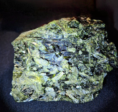 RARE High quality Epidote Gem specimen mineral COLLECTORS PIECE